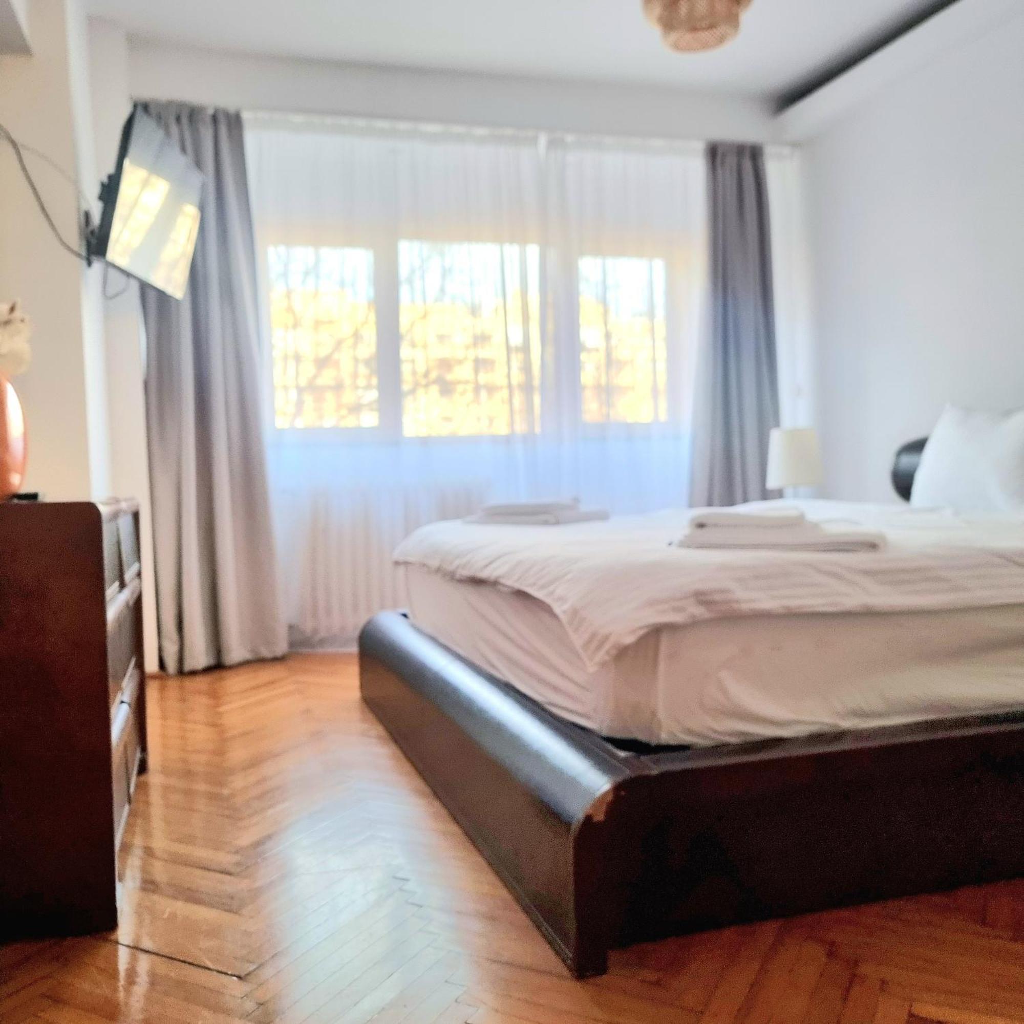 Tranquil Unirii Residence - Elegant & Spacious Living With Parking Steps From Parliament Bucureşti Ngoại thất bức ảnh